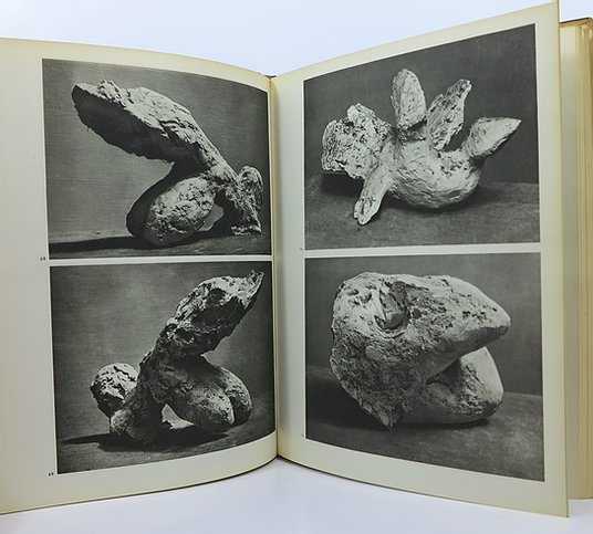 Les sculptures de Picasso, Text by D.H Kahnweiler, Photographs by Brassai image 5