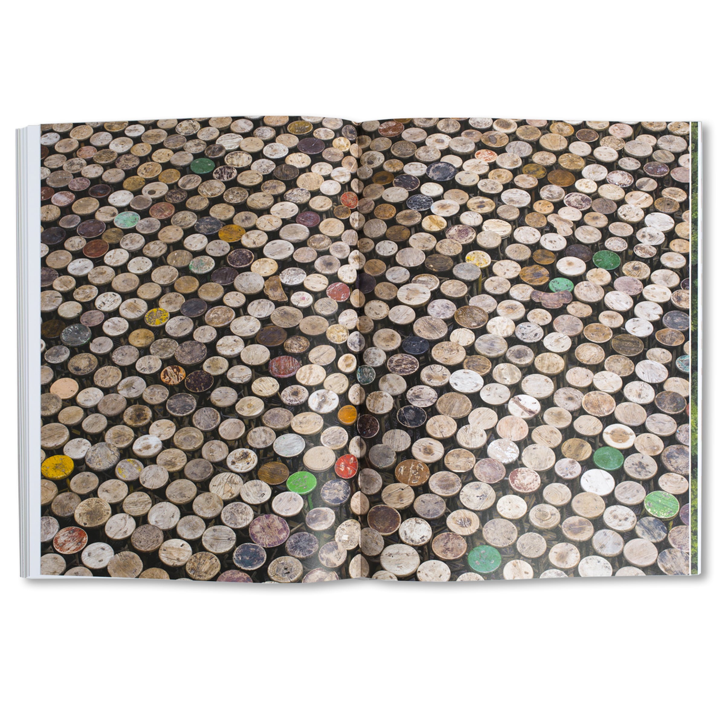 Revue Cahiers d'Art, 2019, Ai Weiwei, Standard Edition image 2