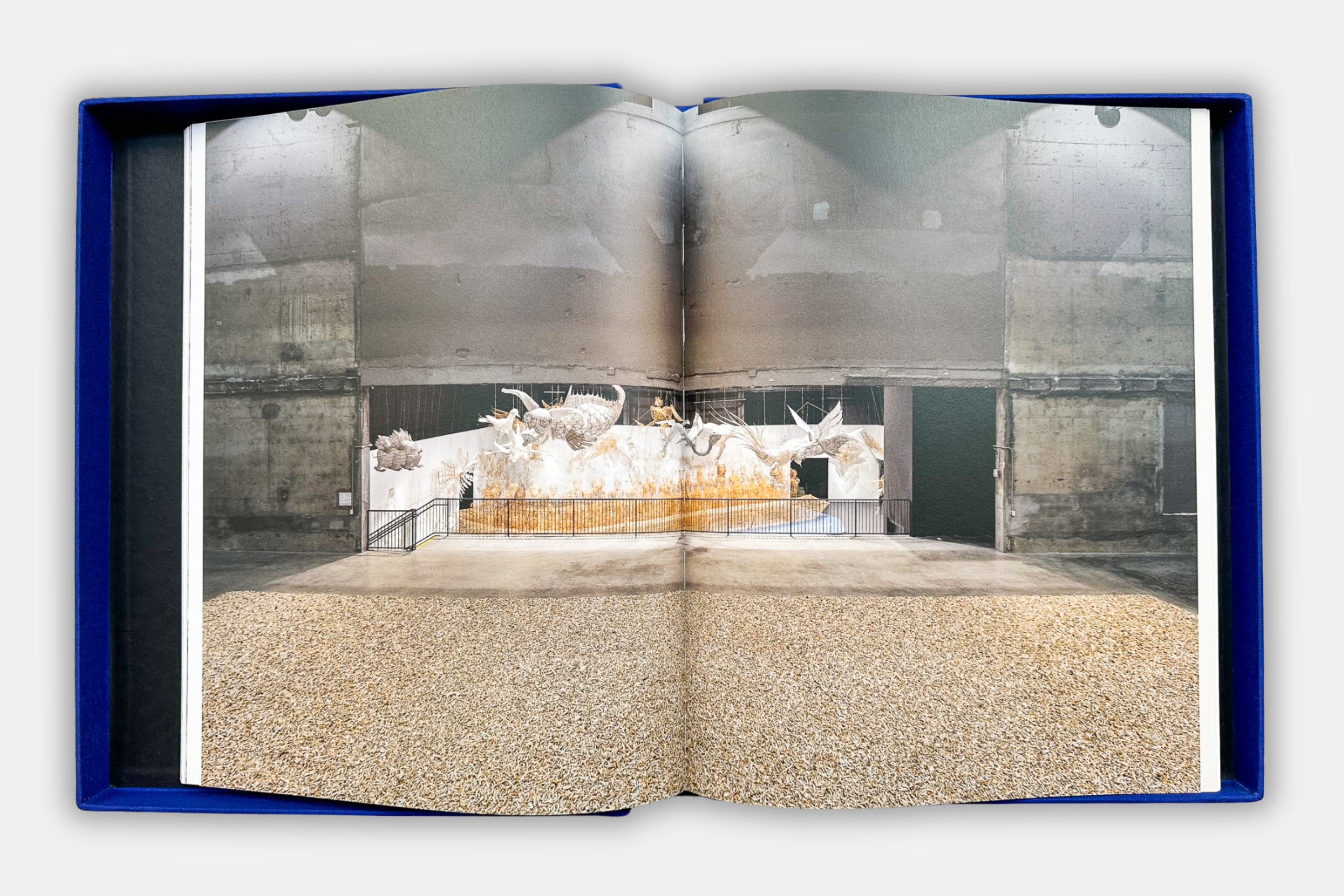 Revue Cahiers d'Art, 2019, Ai Weiwei, Edition Limitée comprenant une Oeuvre originale