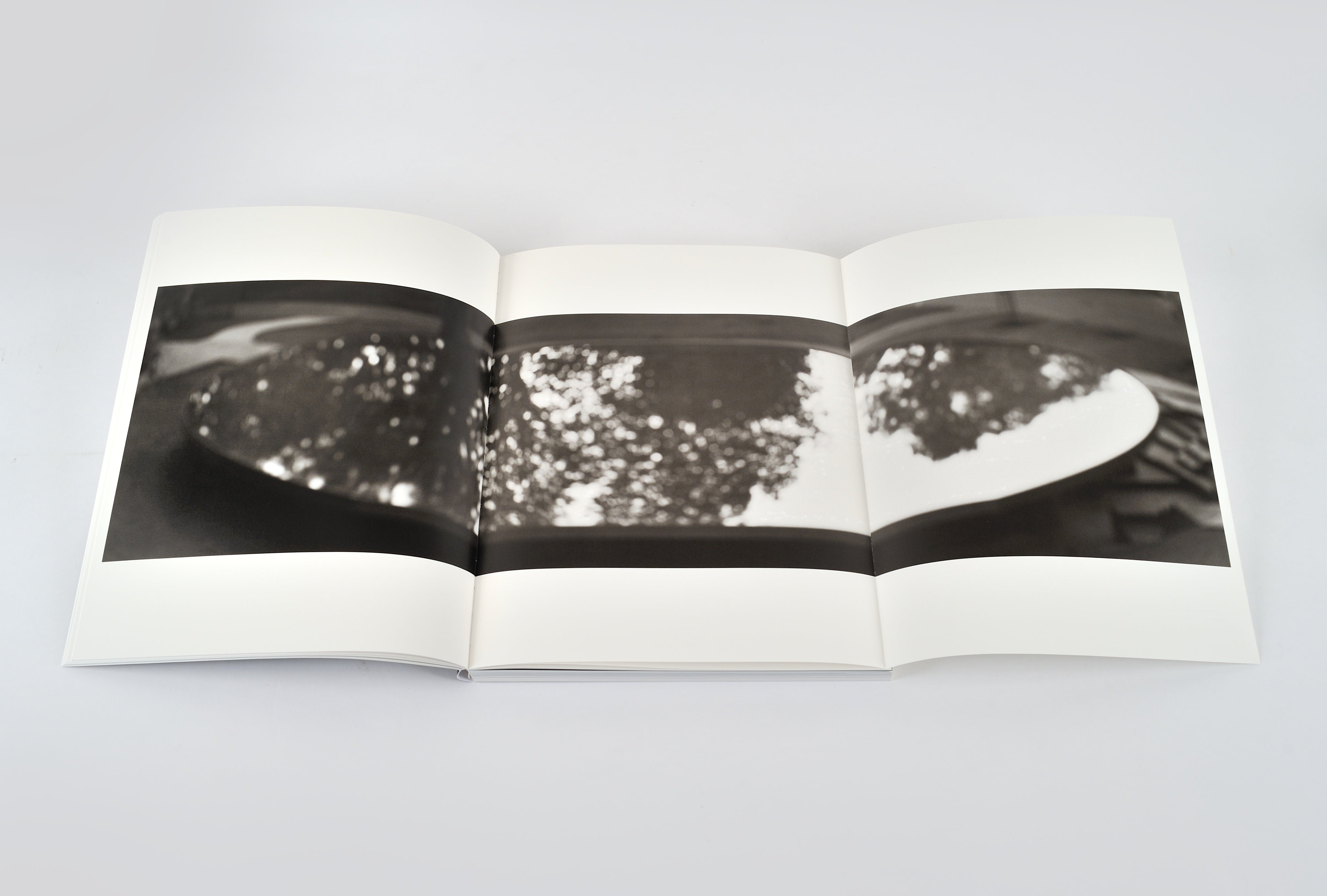 Revue Cahiers d'Art, 2014, n°1, Hiroshi Sugimoto, Édition limitée incluant une œuvre originale